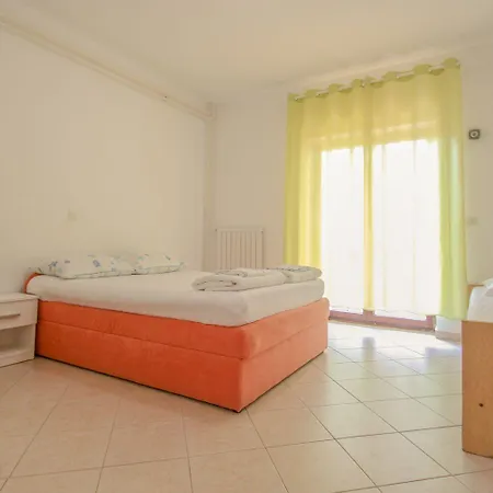 Apartman Komfortables Nur 400 Meter Zum Strand Mit Grillbereich, Terrasse, Wifi *