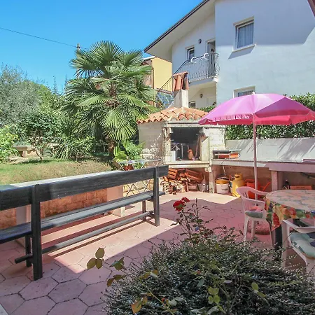 Apartman Komfortables Nur 400 Meter Zum Strand Mit Grillbereich, Terrasse, Wifi Karpinjan